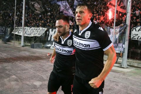 Ο Σβαμπ και ο Ζίβκοβιτς πανηγυρίζουν γκολ στο ΠΑΟΚ - Κοπεγχάγη