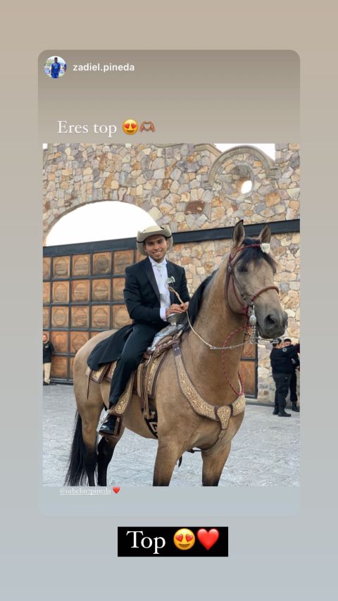 Ο Ορμπελίν Πινέδα πάνω σε άλογο στον γάμο του