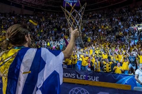 Αποθέωση από FIBA: Γιώργος "Mr. Fundamental" Μπόγρης