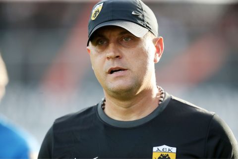 Ο Βλάνταν Μιλόγεβιτς στην αναμέτρηση της ΑΕΚ με τον ΟΦΗ