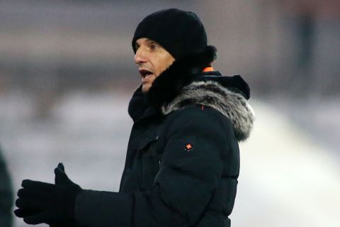 Ο Λουτσέσκου στη διάρκεια του αγώνα ΠΑΣ Γιάννινα - ΠΑΟΚ | 15 Δεκεμβρίου 2021