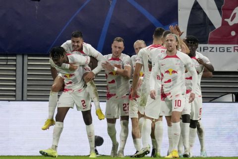 Ο παίκτες της Λειψίας πανηγυρίζουν γκολ που σημείωσαν κόντρα στη Σέλτικ για τη φάση των ομίλων του Champions League 2022-2023 στη "Ρεντ Μπουλ Αρένα", Λειψία | Τετάρτη 5 Οκτωβρίου 2022
