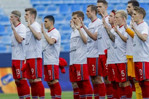 Οι παίκτες της Εθνικής Νορβηγίας έστειλαν μήνυμα για τα ανθρώπινα δικαιώματα πριν την έναρξη του αγώνα τους με την Τουρκία