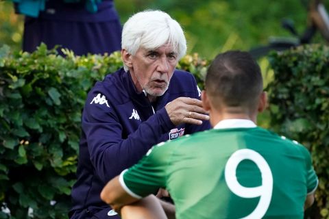 Ο προπονητής του Παναθηναϊκού, Ιβάν Γιοβάνοβιτς, σε στιγμιότυπο της φιλικής αναμέτρησης με την Αλ Τααβόν στην Ολλανδία | Πέμπτη 22 Ιουλίου 2021