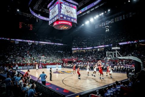 FIBA: "Ασόβαρη και απαράδεκτη η πρόταση της EuroLeague"