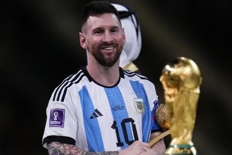 Μουντιάλ 2022, Μέσι: Η photo με την πολυπόθητη κούπα έσπασε όλα τα ρεκόρ στην ιστορία του Instagram