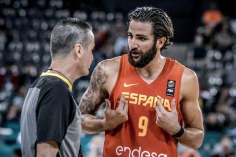 Συνεχίζει στα προημιτελικά του Eurobasket ο Αναστόπουλος