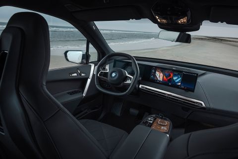 Η BMW iX M60 είναι το πρώτο ηλεκτρικό SUV του τμήματος Μ