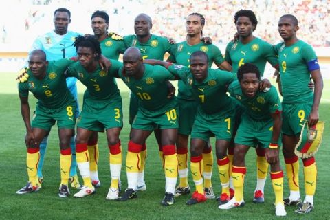 FES, MOROCCO - NOVEMBER 14:  Cameroon starting line up during the Morocco v Cameroon FIFA2010 World Cup  Group A qualifying match at the Complexe Sportif on November 14, 2009 in Fes, Morocco.  (Photo by Michael Steele/Getty Images)