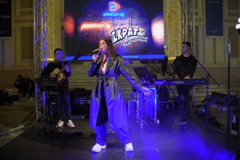 Άσπα, Joanne, Κώστας Ορφανίδης και Nicole σε ένα μοναδικό live στον Πειραιά