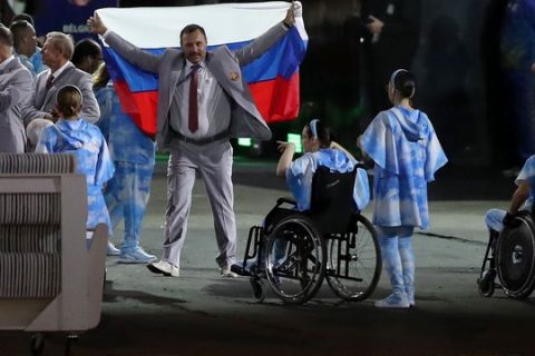 Αποβλήθηκε Λευκορώσος γιατί κρατούσε τη ρωσική σημαία στους Παραολυμπιακούς