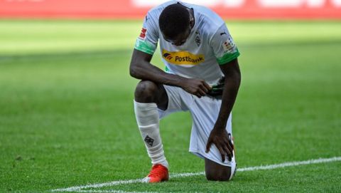 Bundesliga: Καμία τιμωρία για τους παίκτες που έστειλαν μηνύματα για τον Φλόιντ