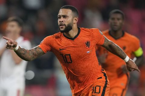 Ο Ντεπάι πανηγυρίζει γκολ του στο Ολλανδία - Μαυροβούνιο