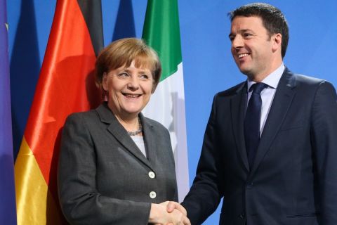 (140318) -- BERLIN, March 18, 2014 (Xinhua) -- German Chancellor Angela Merkel (L) and Italy's Prime Minister Matteo Renzi attend a press conference at the Chancellery in Berlin, Germany, on Mar. 17, 2014. Merkel on Monday welcomed Italy's visiting new Prime Minister Matteo Renzi on his first official visit to Berlin for German and Italian government consultations since Renzi took office in February. (Xinhua/Zhang Fan)