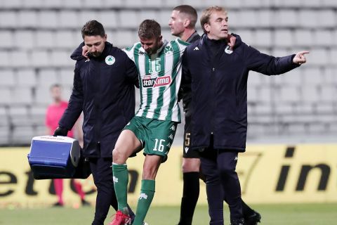 Ο Λούντκβιστ αποχωρεί τραυματίας από το παιχνίδι του Παναθηναϊκού με τη Λαμία | 22 Νοεμβρίου 2021