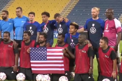 Μουντιάλ 2022, ΗΠΑ: Οι παίκτες της εθνικής ομάδας έκαναν προπόνηση μαζί με μετανάστες εργάτες