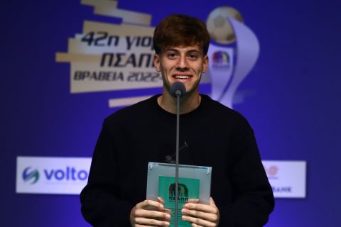 Ο Γιάννης Κωνσταντέλιας βραβεύτηκε ως ο καλύτερος νέος της σεζόν 2022-23
