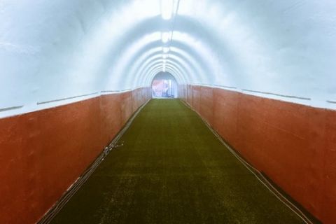 Αυτό είναι το τρομακτικό τούνελ που θα διασχίσουν οι παίκτες του Ολυμπιακού!