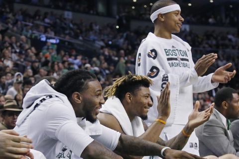 Οι παίκτες των Celtics έκαναν "κύμα" στον πάγκο!