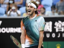 Ο Τσιτσιπάς έκοψε τη φόρα του Μπάες και προκρίθηκε στον τρίτο γύρο του Australian Open