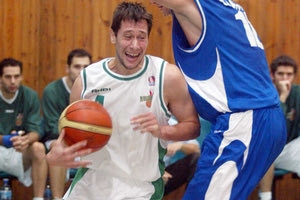 Μακεδονικός-Αιγάλεω: 79-42