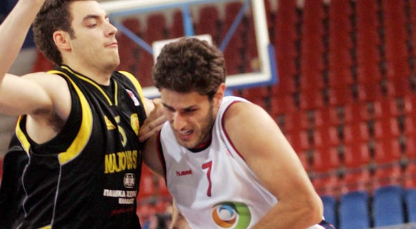 Νίκη και δεύτερη θέση