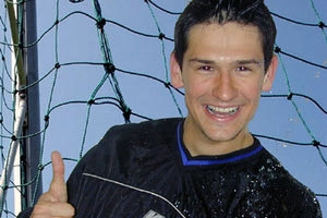 Επίθεση στο… τέρμα