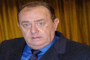 Η “κυανέρυθρη” ΠΑΕ με ανακοίνωση που εξέδωσε εκφράζει τα συλληπήρια της στην οικογένεια του και αναφέρει ότι ως ελάχιστο φόρο τιμής σε όλους τους αγώνες που θα δώσουν οι Νεοσμυρνιώτες το Σαββατοκύριακο θα κρατηθεί ενός λεπτού σιγή.