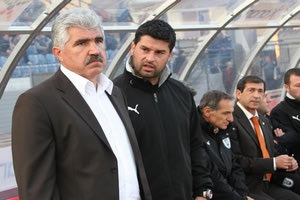 Με φουλ επίθεση