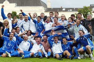 Νιόπλιας: “Το EURO 2004 μας καθοδηγεί”