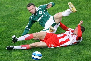 Κυριακή 21:15 το “αιώνιο” ντέρμπι