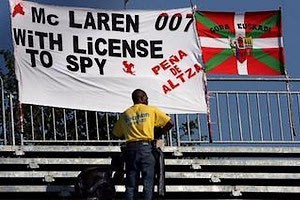 Ειρωνικά πανό κατά του αφεντικού της ΜcLaren