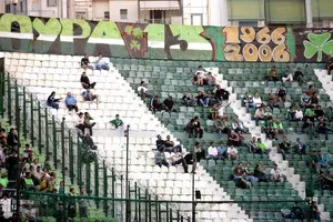 “Όμορφη” μπάλα, “άσχημη” κερκίδα