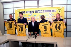 Παπουτσάκης: “Θα παραμείνουμε…”