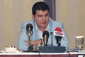 Τέλος ο Λυράκης!