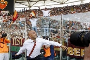 Μουρίνιο: “Φοβερή η Ρόμα του Σπαλέτι”