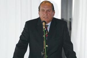 Αποχωρεί από την προεδρία ο Γαρύφαλλος