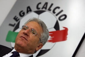 Κελιά στα γήπεδα της Ιταλίας!