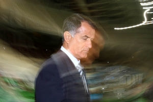 Θολό τοπίο και… στη μέση Μπάγεβιτς