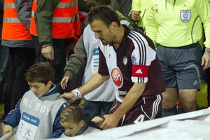 Αμφίβολοι για ΠΑΟΚ, Stelios, Νταμπίζας