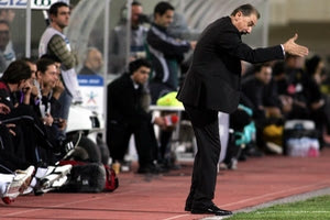 Θέλει τέσσερις παίκτες ο Ματζουράκης