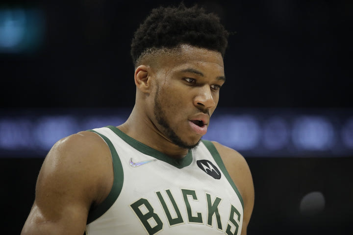 NBA, Γιάννης Αντετοκούνμπο: “Δεν νιώθω ότι διασκεδάζουμε, αν δεν το απολαμβάνουμε ας πάμε σπίτι μας”