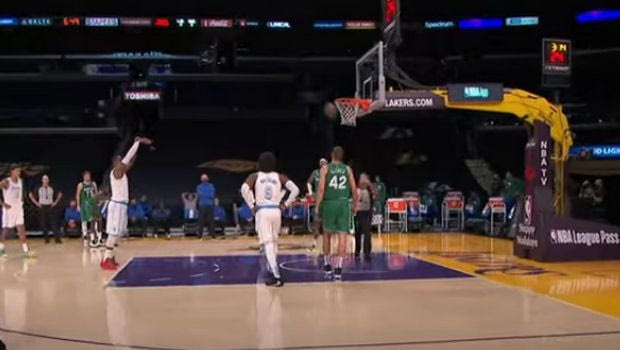Ο ΛεΜπρόν Τζέιμς έκανε air ball σε ελεύθερη βολή