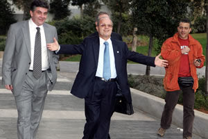 Ενιαίος και αδιαίρετος… για τίτλο