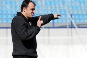 Αποχωρεί ο Αποστολίδης