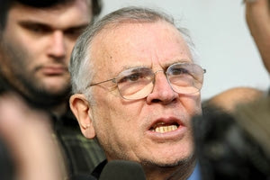 Θεοδωρίδης: “Ας τα αφήσουν αυτά…”