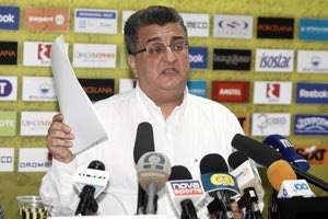 Σκόρδας: “Υπό καθεστώς ομηρίας”