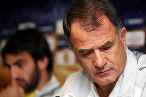 Μπάγεβιτς:”Η δύναμη της Έβερτον είναι στην άμυνα”