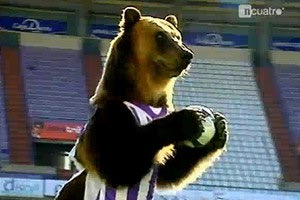Προσέλαβε… αρκούδα για μασκότ η Βαγιαδολίδ!