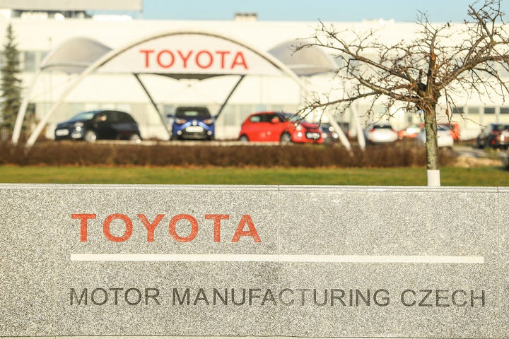 Η Toyota παραμένει στα μικρά αυτοκίνητα πόλης